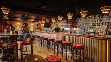 Lunch and dinner served