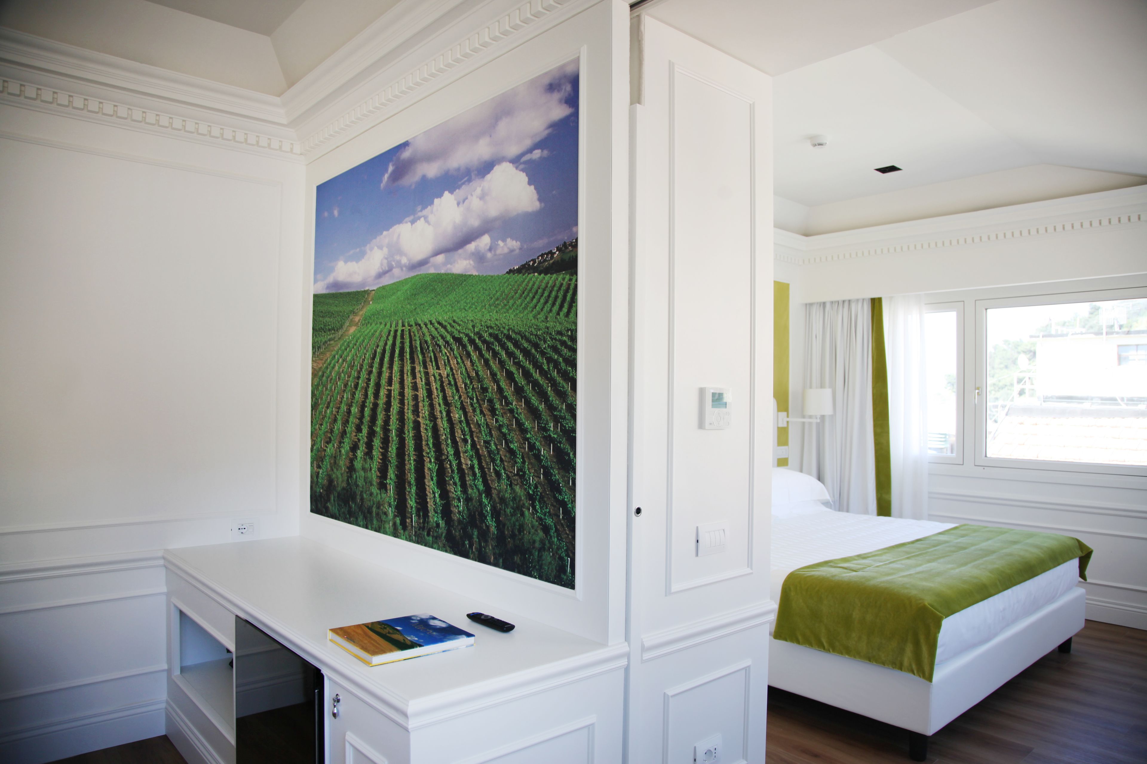 suite (wine) | living area | 43-inch lcd tv with satellite channels, tv