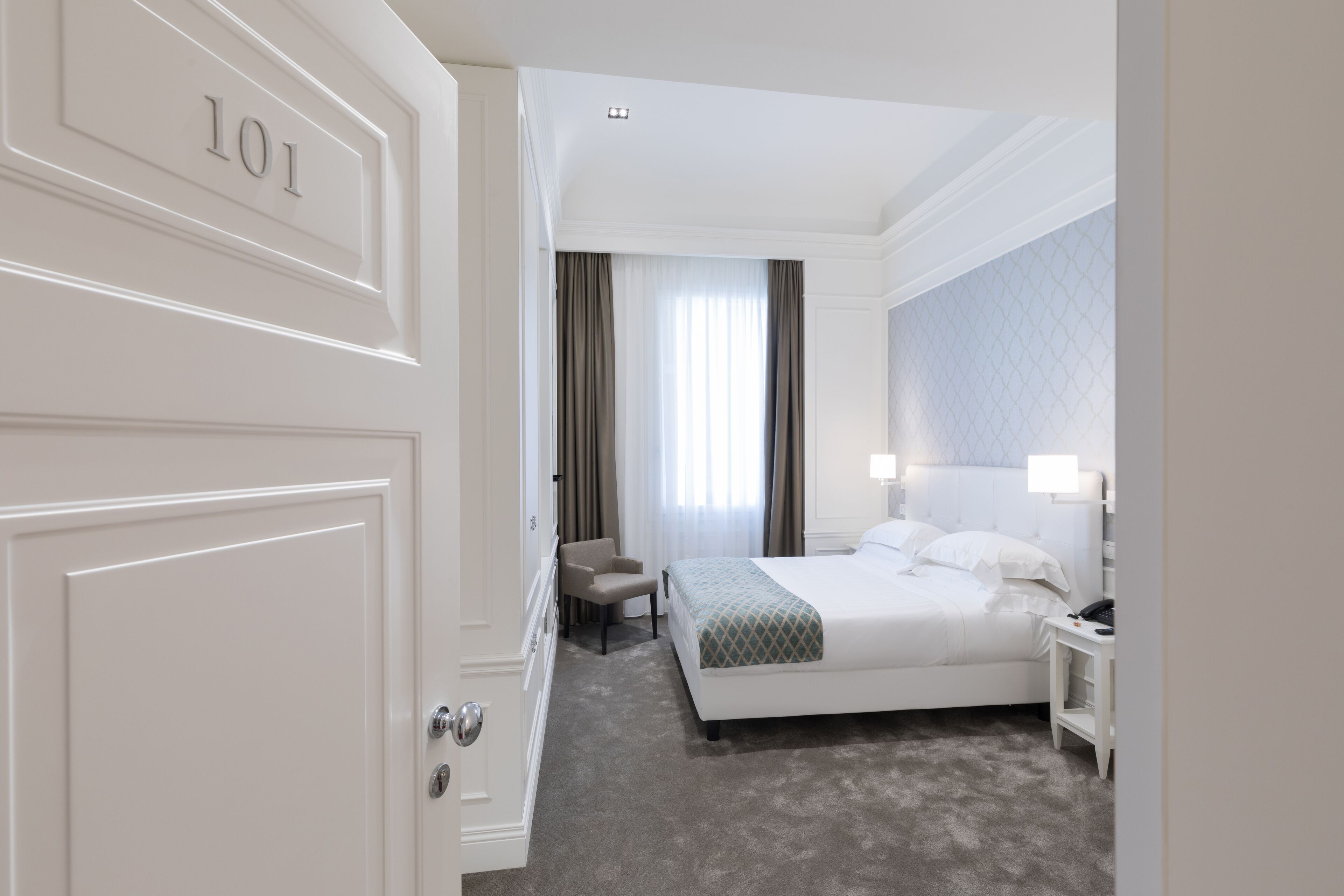 executive room | 1 bedroom, premium bedding, down duvets, free minibar