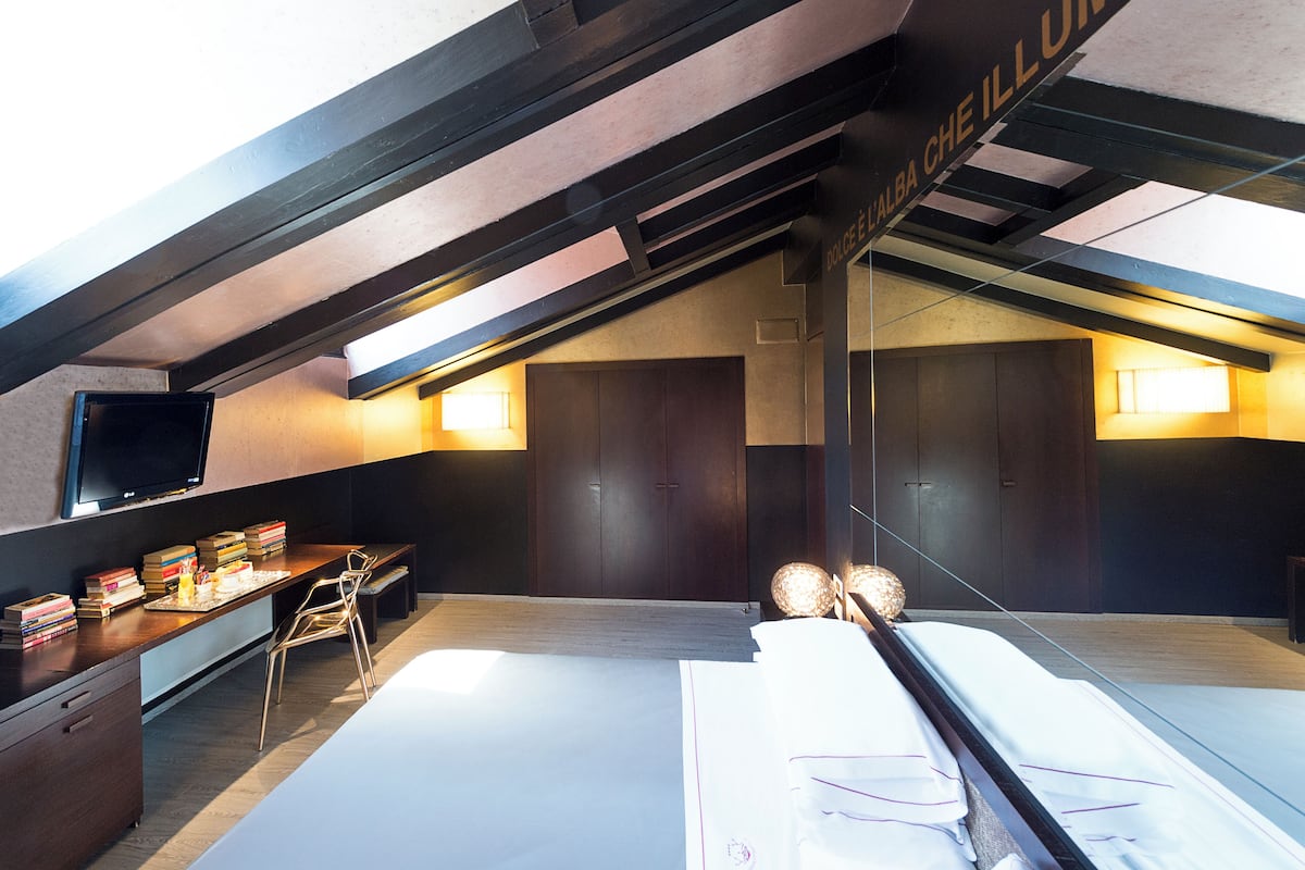 Deluxe Room | 1 bedroom, premium bedding, down duvets, minibar