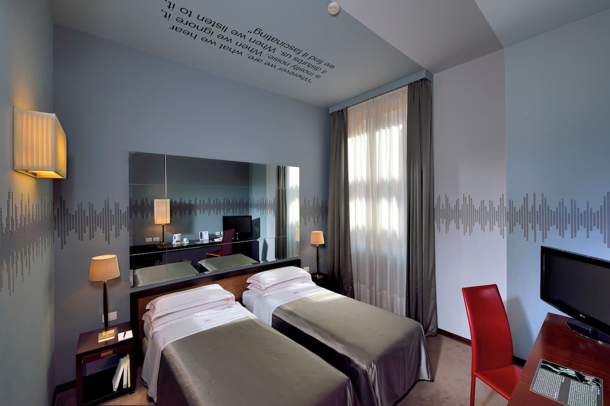 ARTSY room | 1 bedroom, premium bedding, down duvets, minibar