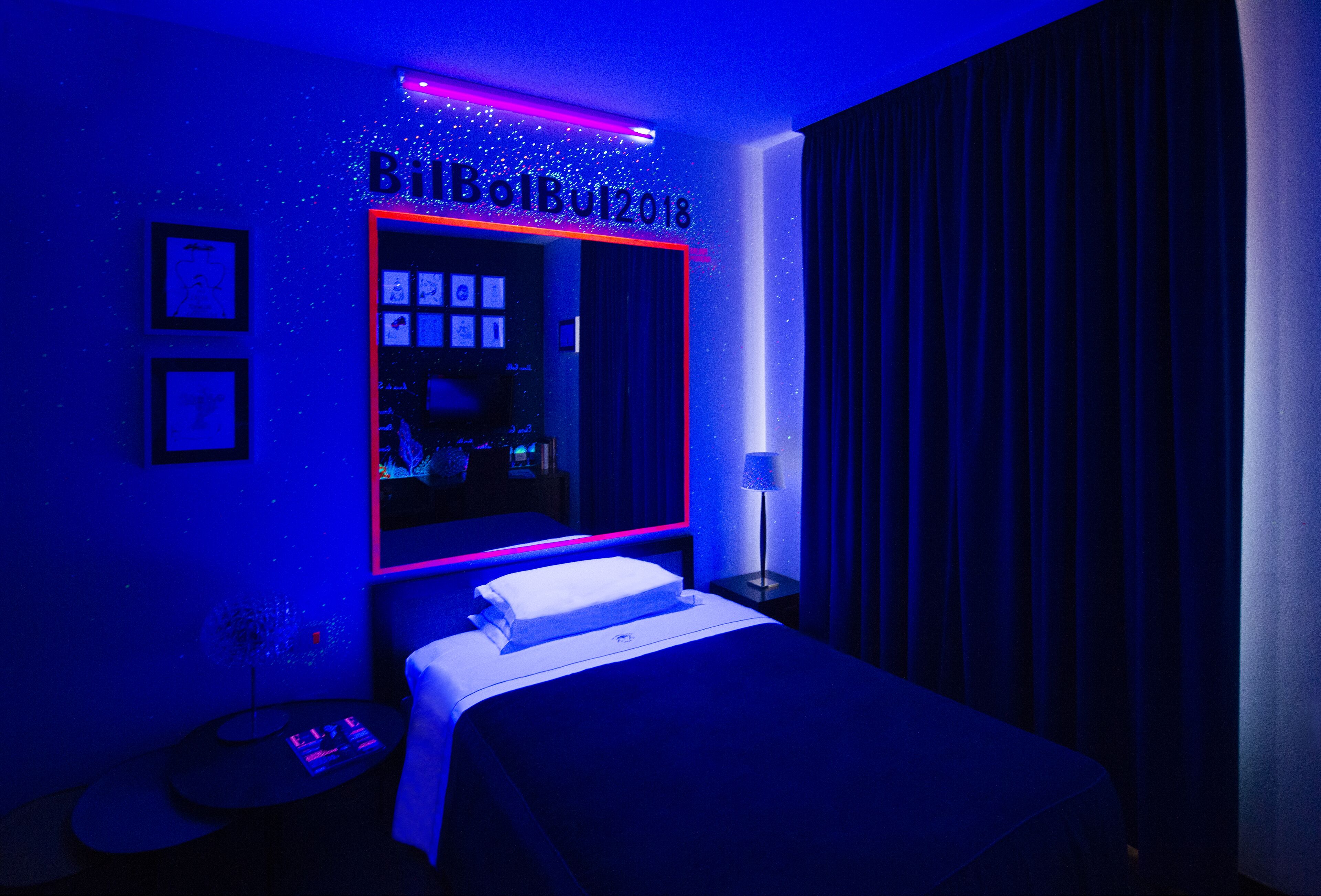 compact room | 1 bedroom, premium bedding, down duvets, minibar