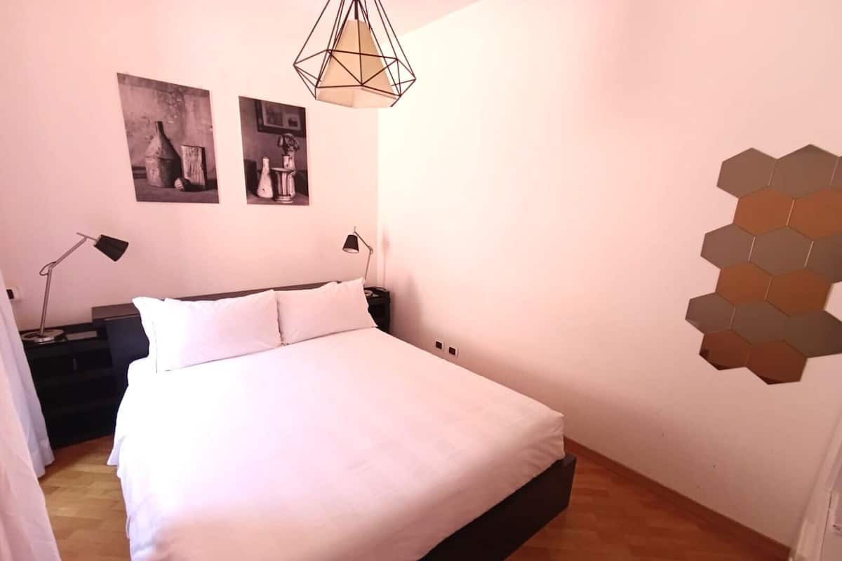 Premier Apartment | 1 bedroom, premium bedding, down duvets, minibar