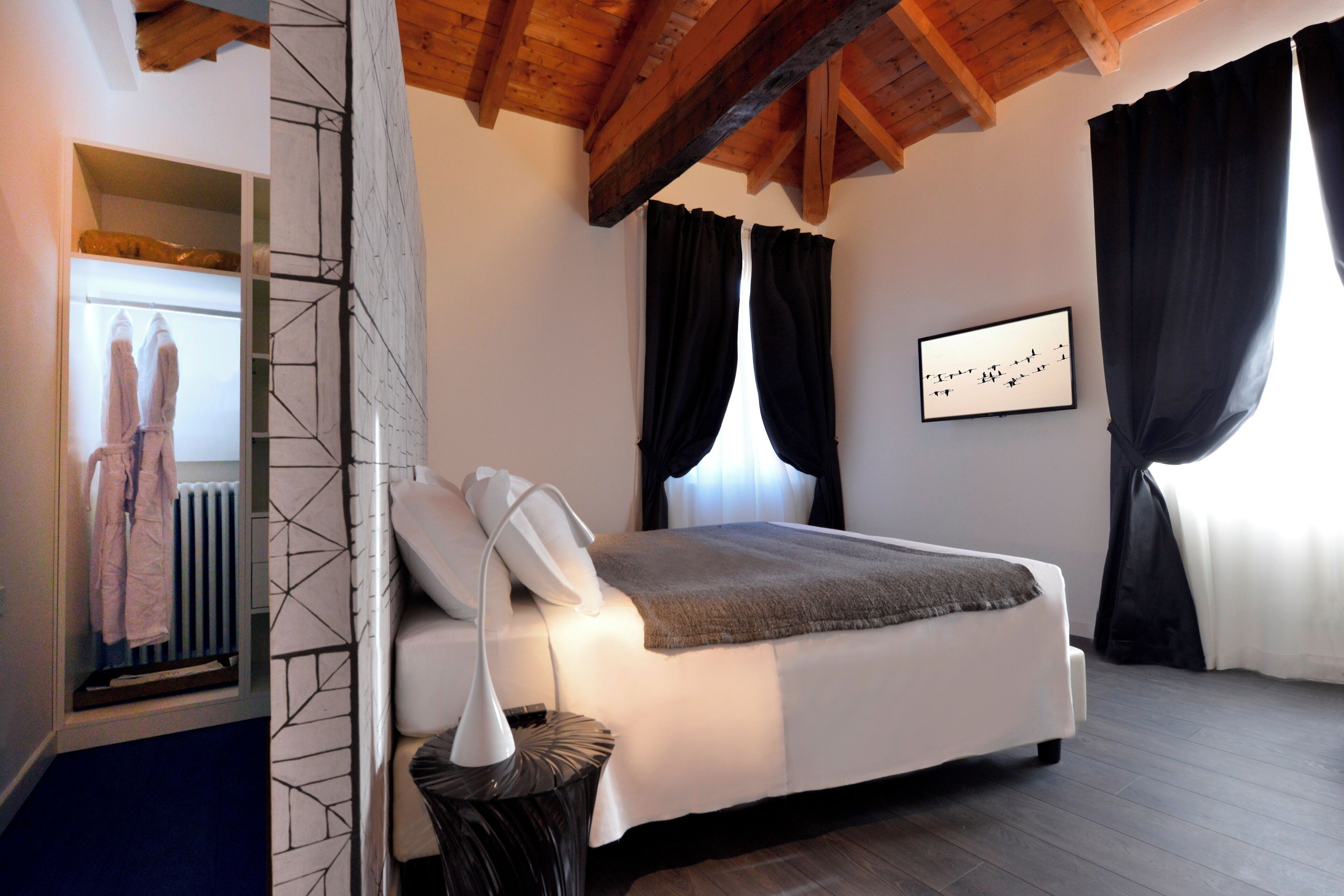 la torre apartment | 1 bedroom, premium bedding, down duvets, minibar