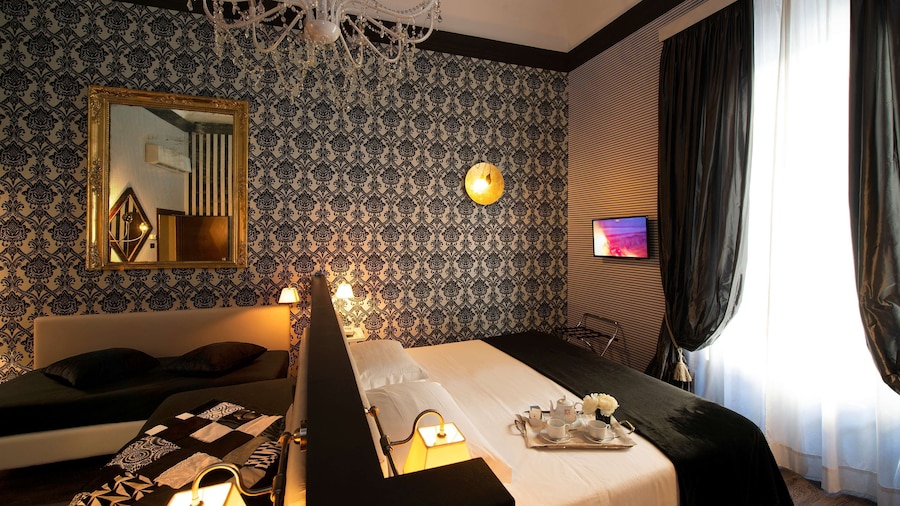 De La Pace, Sure Hotel Collection by Best Western