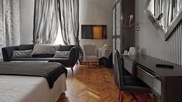 Tripla Standard, 1 letto queen | Biancheria da letto ipoallergenica, minibar, una cassaforte in camera