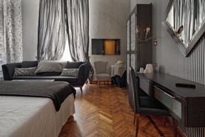 Chambre Triple Standard, 1 grand lit | Literie hypoallergénique, minibar, coffres-forts dans les chambres
