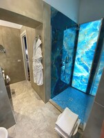 Junior Room (180) | Bathroom