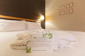 Literie de qualité supérieure, couette en duvet d'oie, minibar