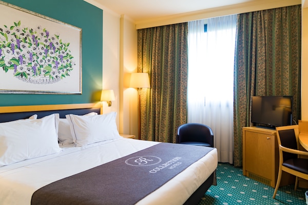 Premium bedding, down duvets, minibar, in-room safe