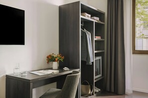 Individually furnished, WiFi, bed sheets, alarm clocks