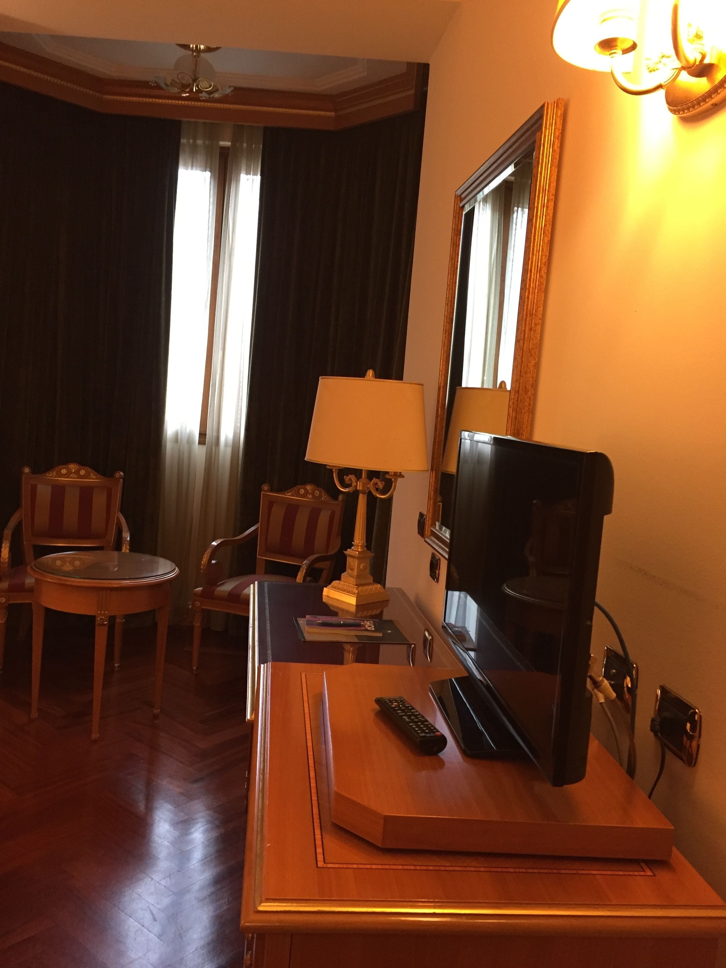 standard double room, 1 double bed | premium bedding, down duvets, minibar, in-room safe