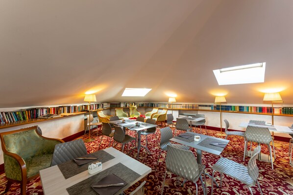 Daily buffet breakfast (EUR 12 per person)