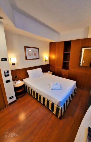 ห้องดีลักซ์, เตียงเดี่ยว 1 เตียง | เครื่องนอนระดับพรีเมียม, ผ้านวมขนเป็ด, มินิบาร์, ตู้นิรภัยในห้องพัก