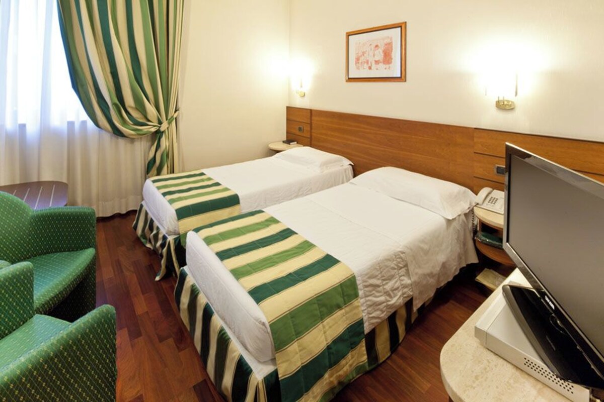  Comfy Twin | Biancheria da letto di alta qualità, copriletto in piuma, minibar