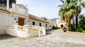 Front of property - Torre Artale Hotel & Residence (Trabia)