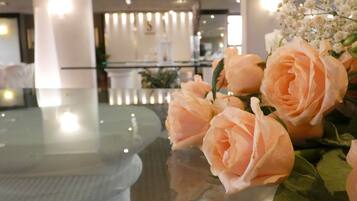 Petit déjeuner complet compris tous les jours