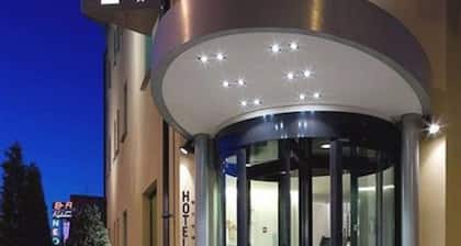 Hotel Ovest