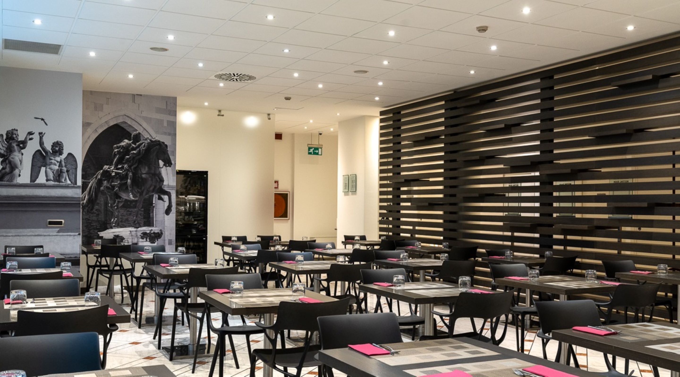 breakfast and dinner served, italian cuisine