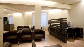 Lobby-Lounge