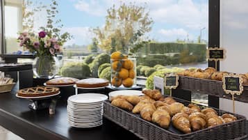 Desayuno buffet todos los días (con cargo)