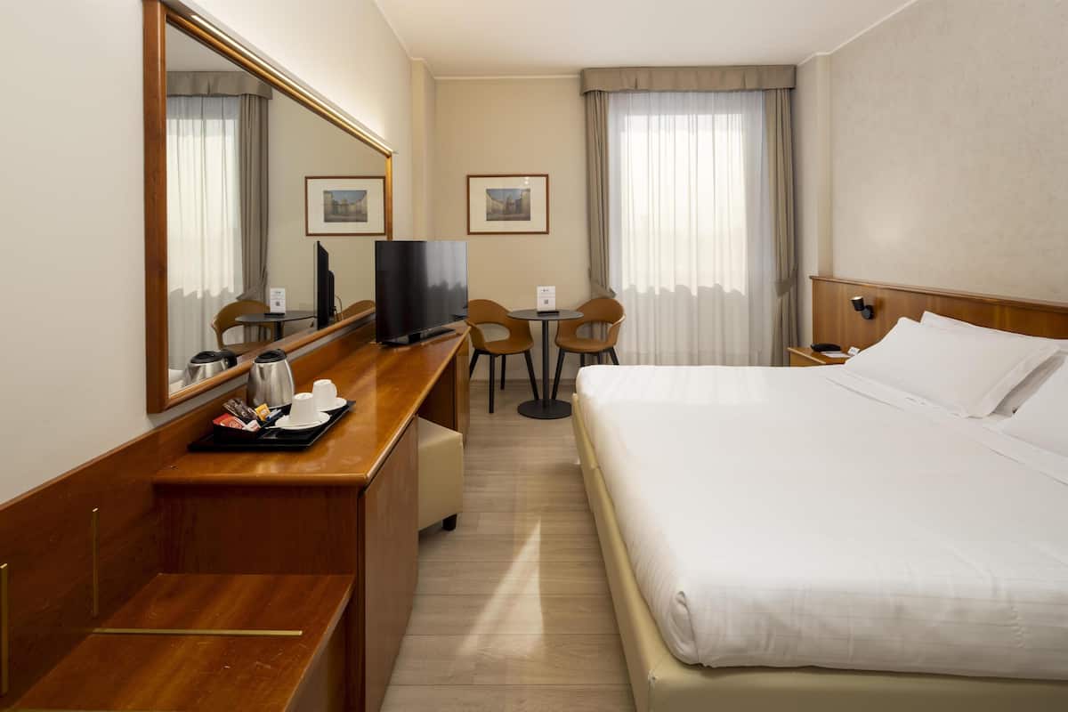 In-room business centre