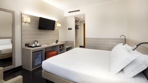 Habitación Confort, 1 cama King size | Centro de negocios en la habitación