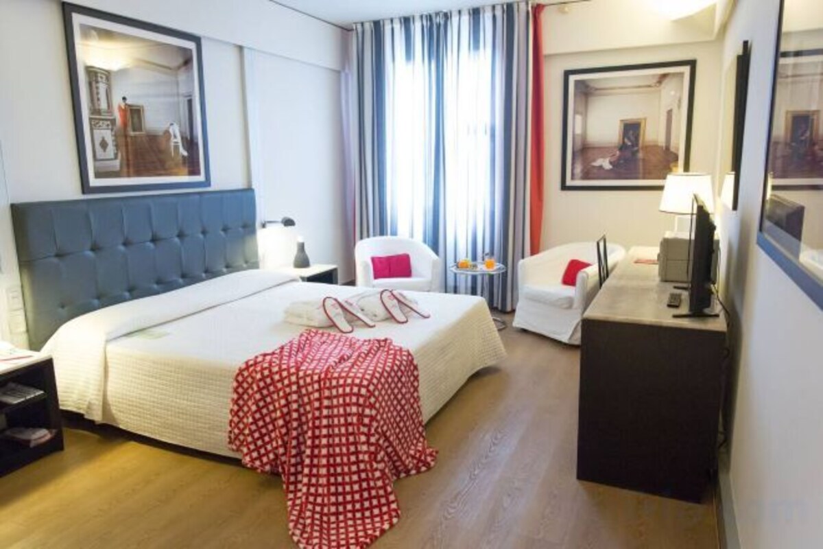 Ropa de cama hipoalergénica, cubrecamas y minibar 
