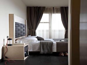 Allergikerbettwaren, Daunenbettdecken, Minibar, Zimmersafe