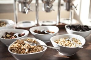 Desayuno buffet todos los días (con cargo)