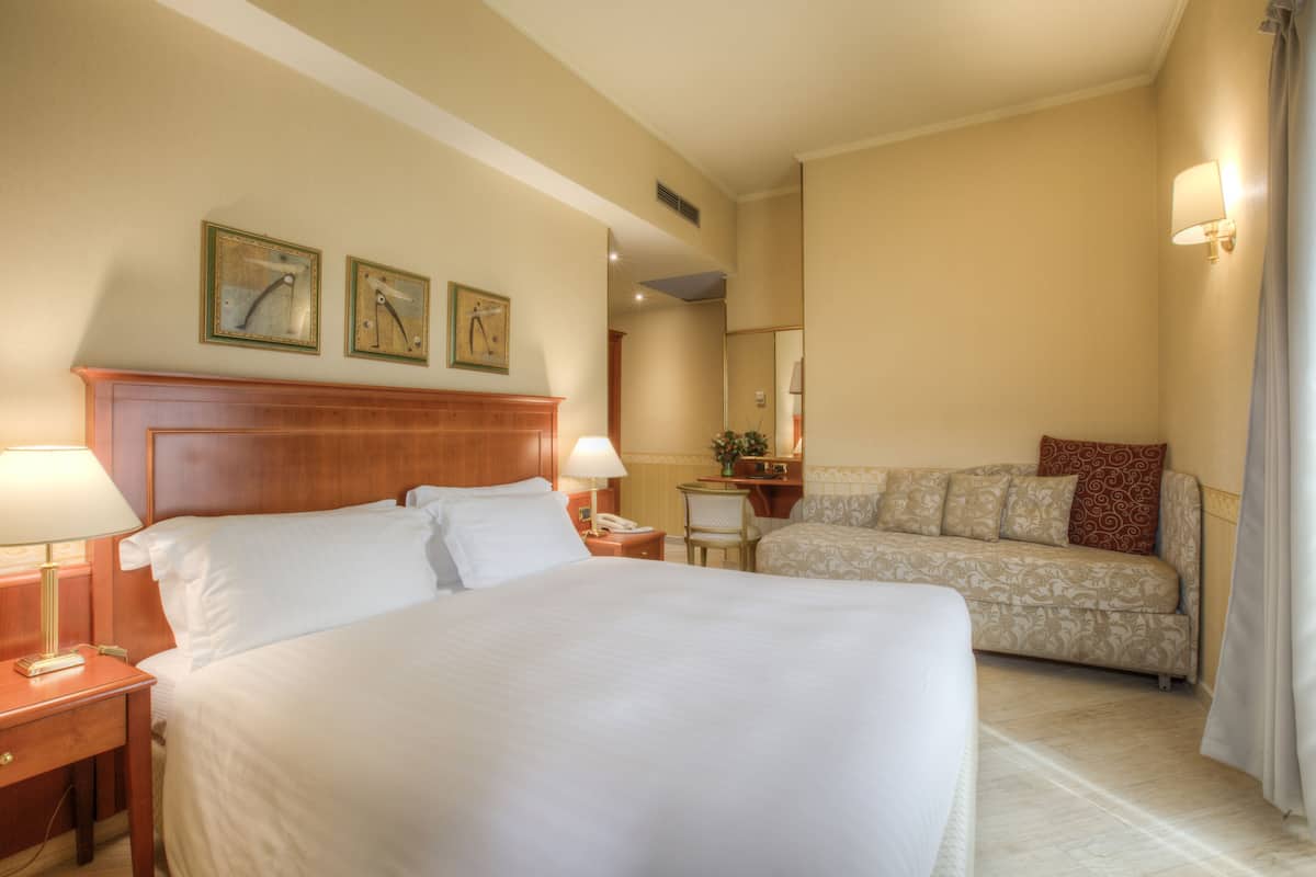 Superior Room, Balcony | Egyptian cotton sheets, premium bedding, down comforters, minibar