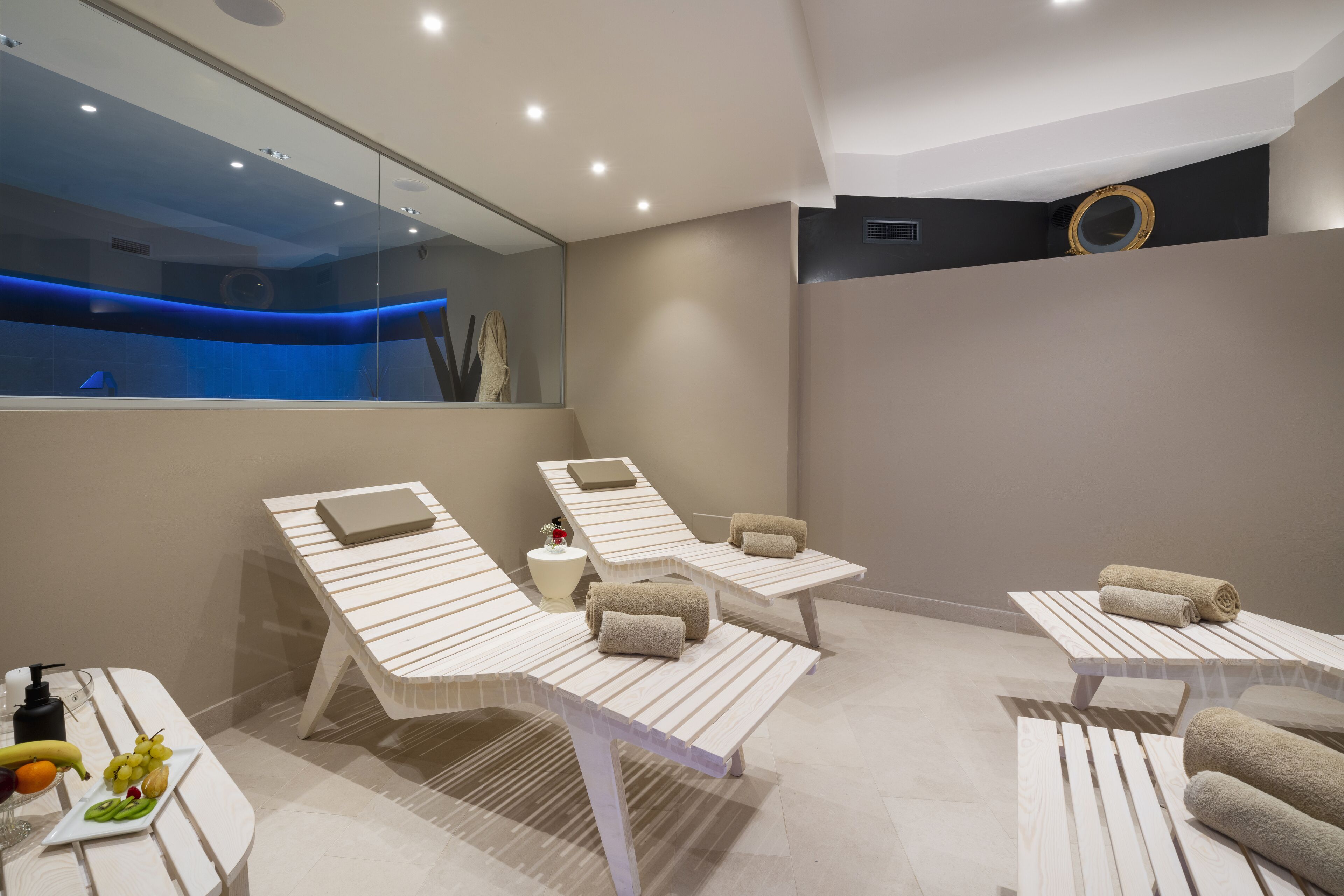 sauna, hot tub, steam room