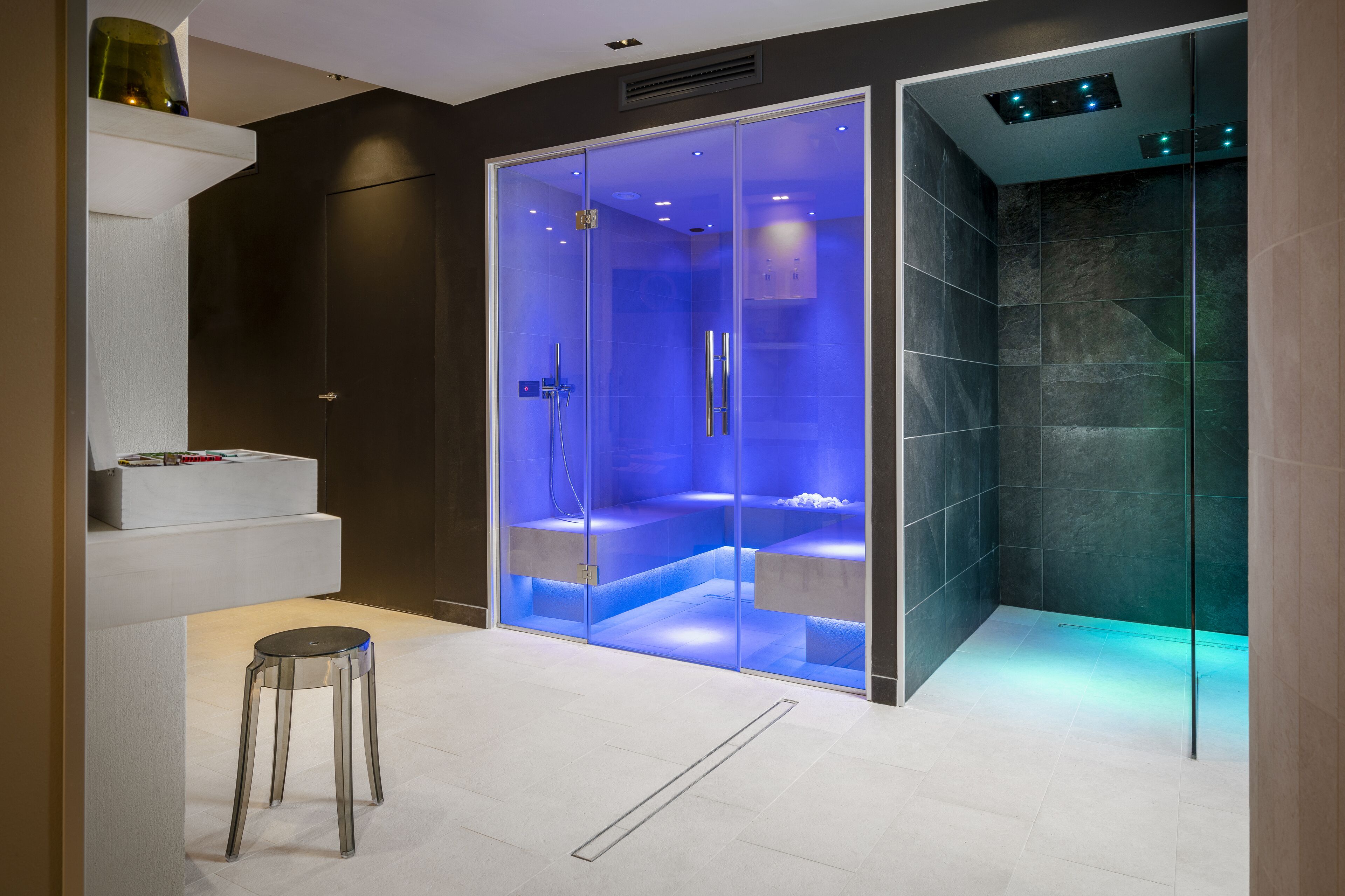 sauna, hot tub, steam room