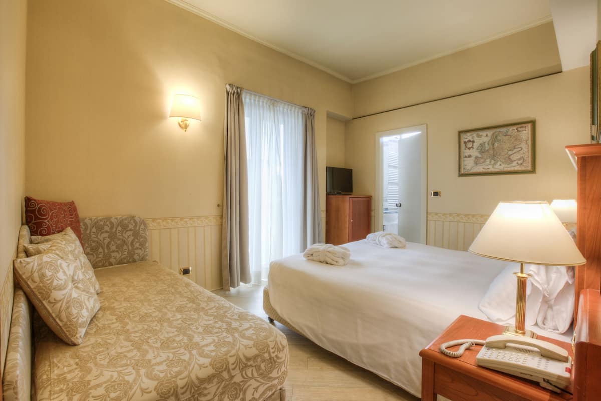 Superior Room, Balcony | Egyptian cotton sheets, premium bedding, down comforters, minibar