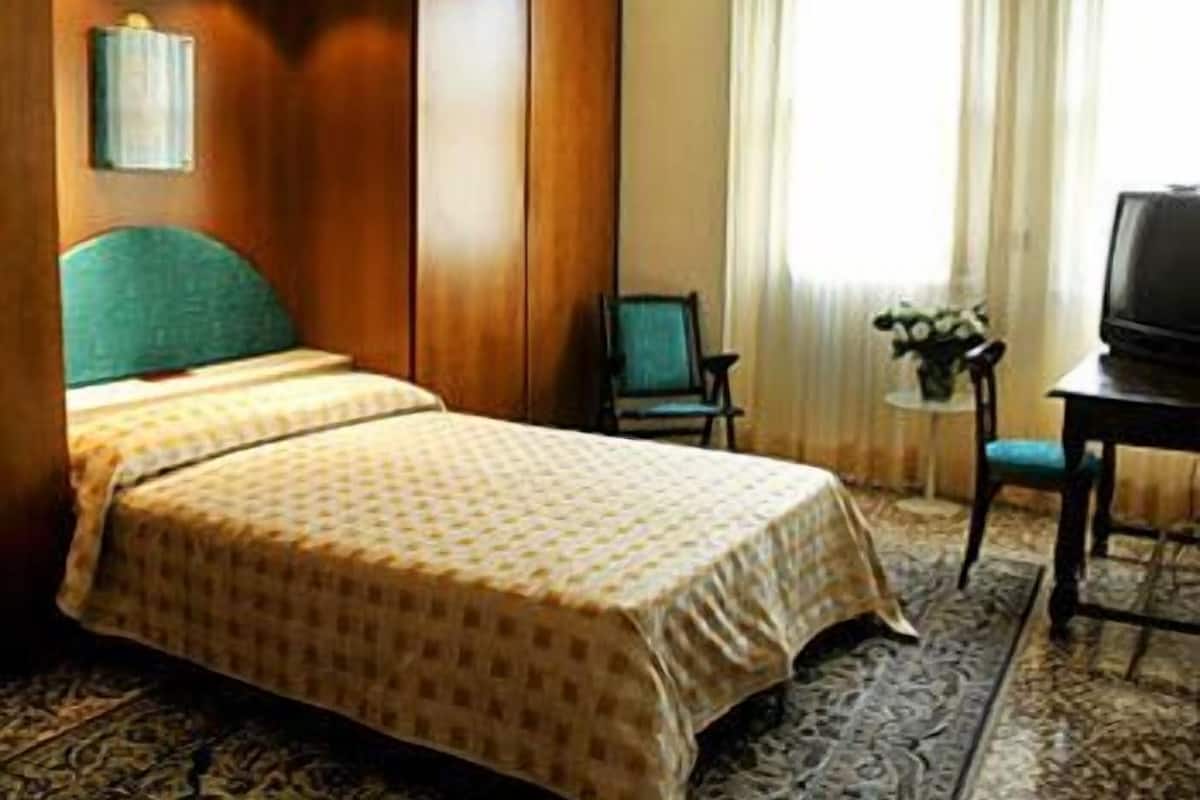 Minibar, in-room safe, desk, rollaway beds