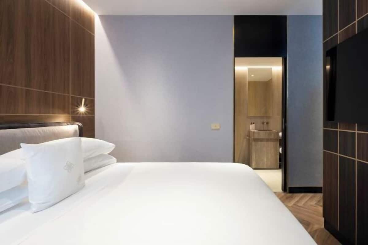 1 bedroom, minibar, in-room safe, laptop workspace