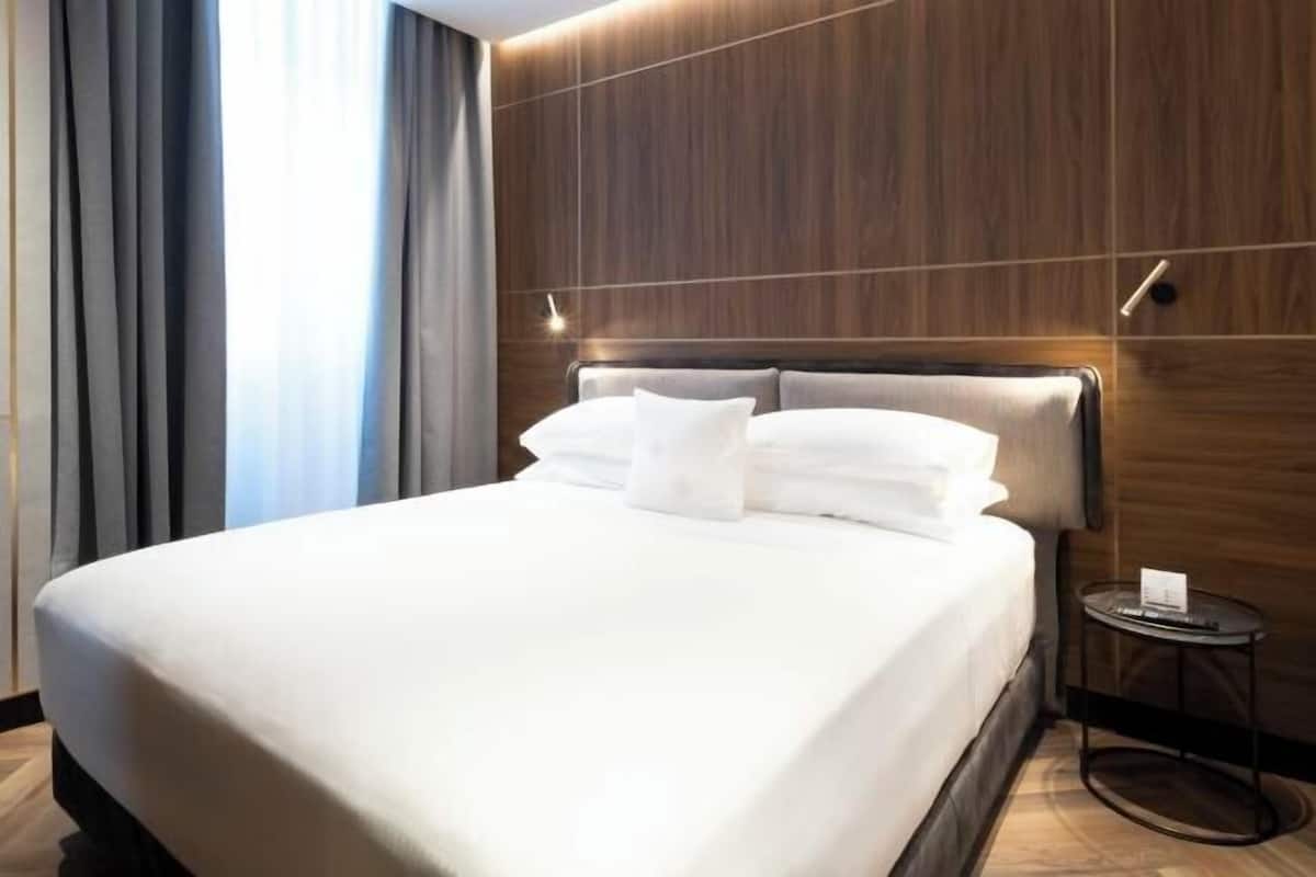 1 bedroom, minibar, in-room safe, laptop workspace