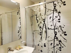 Free toiletries, hair dryer, towels - Hotel American Palace Eur (Rome)