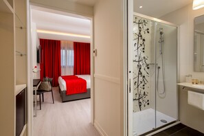 Standard-Doppel- oder -Zweibettzimmer