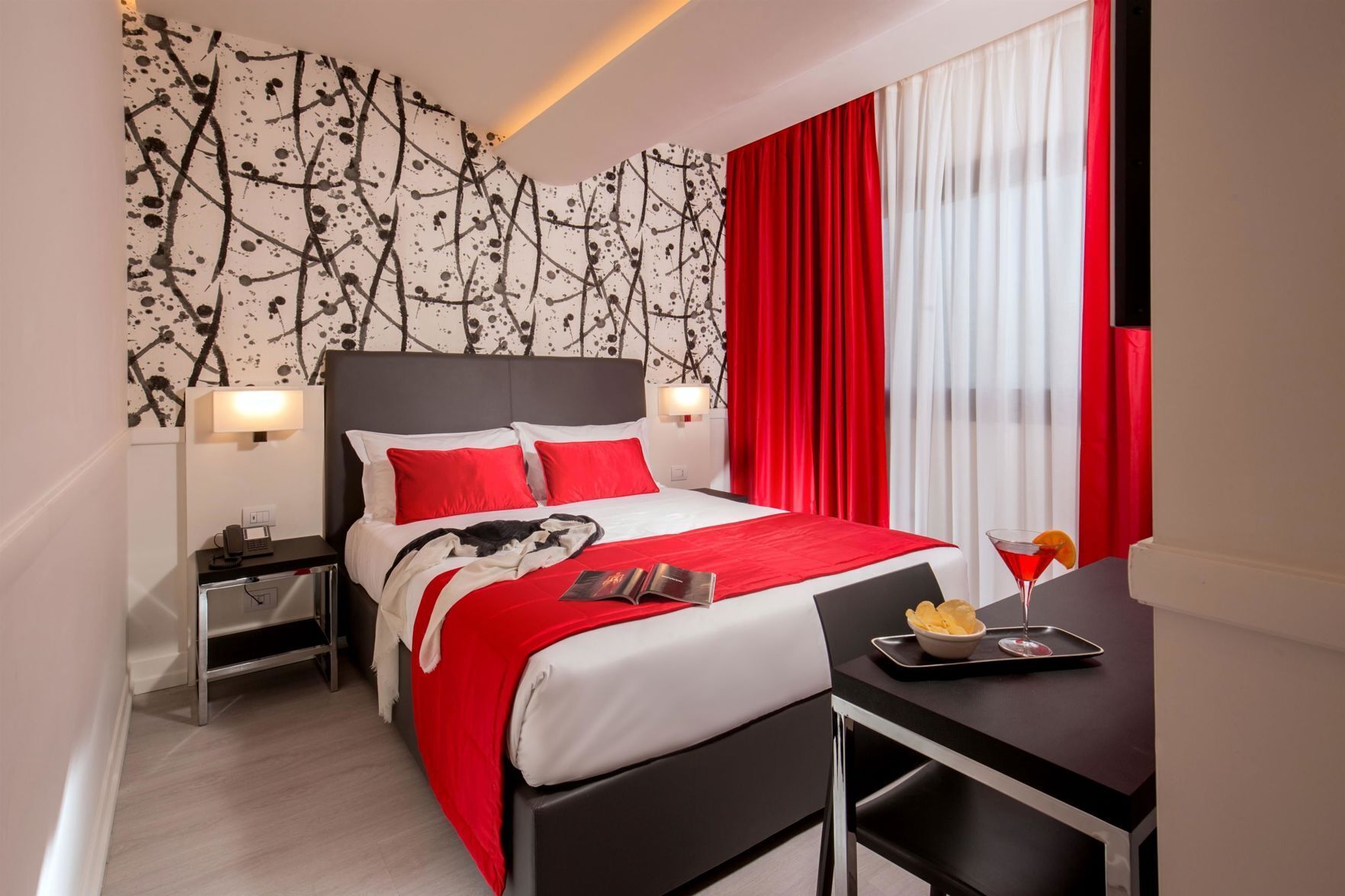 Premium bedding, minibar, in-room safe, desk