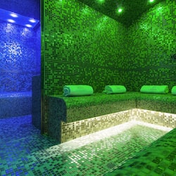 Couples treatment rooms, sauna, hot tub, steam room, body treatments