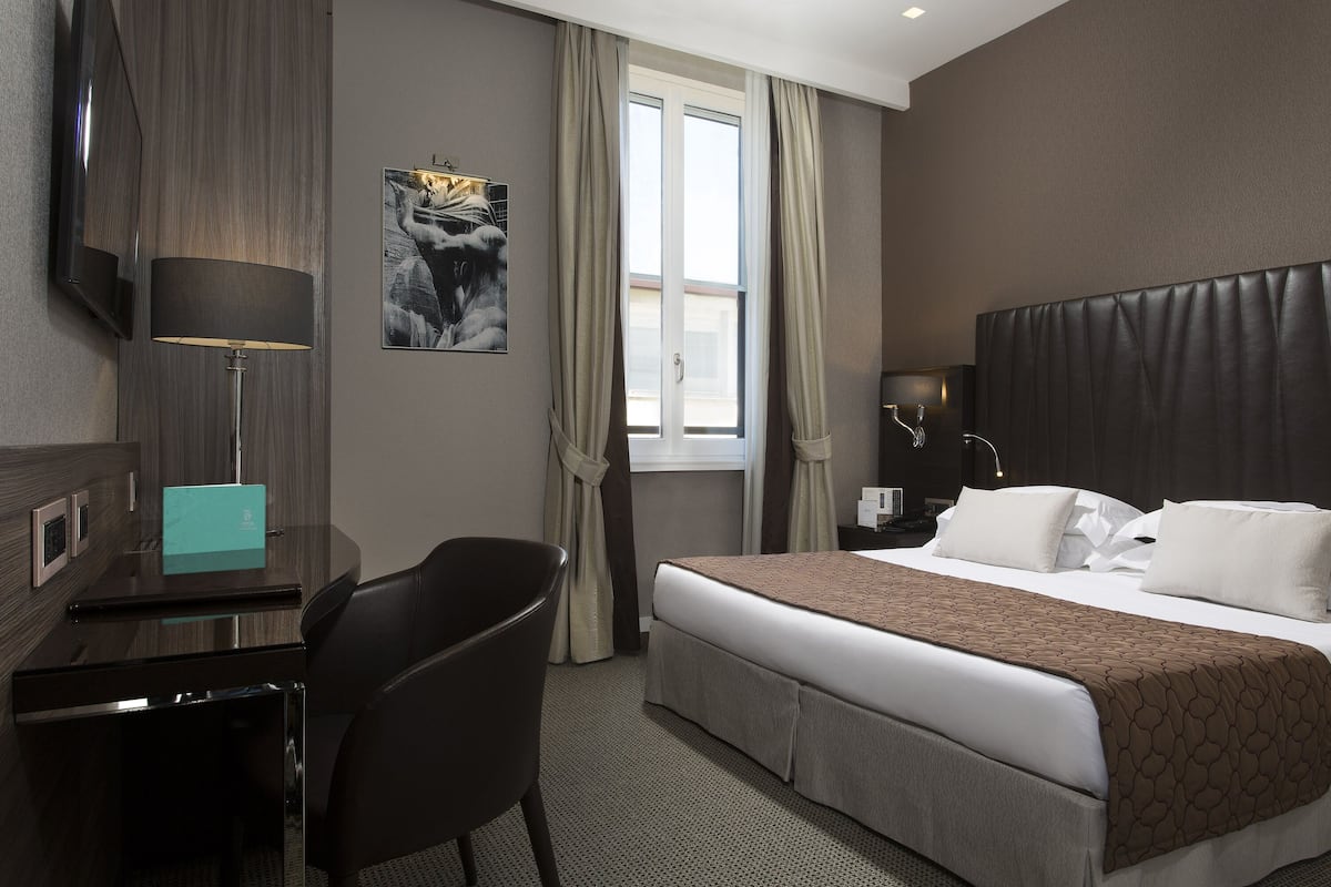 Comfort Double Room | Premium bedding, memory foam beds, free minibar, in-room safe