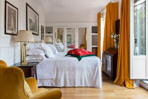 Premium bedding, down duvets, free minibar items, in-room safe - Grand Hotel Plaza (Rome)