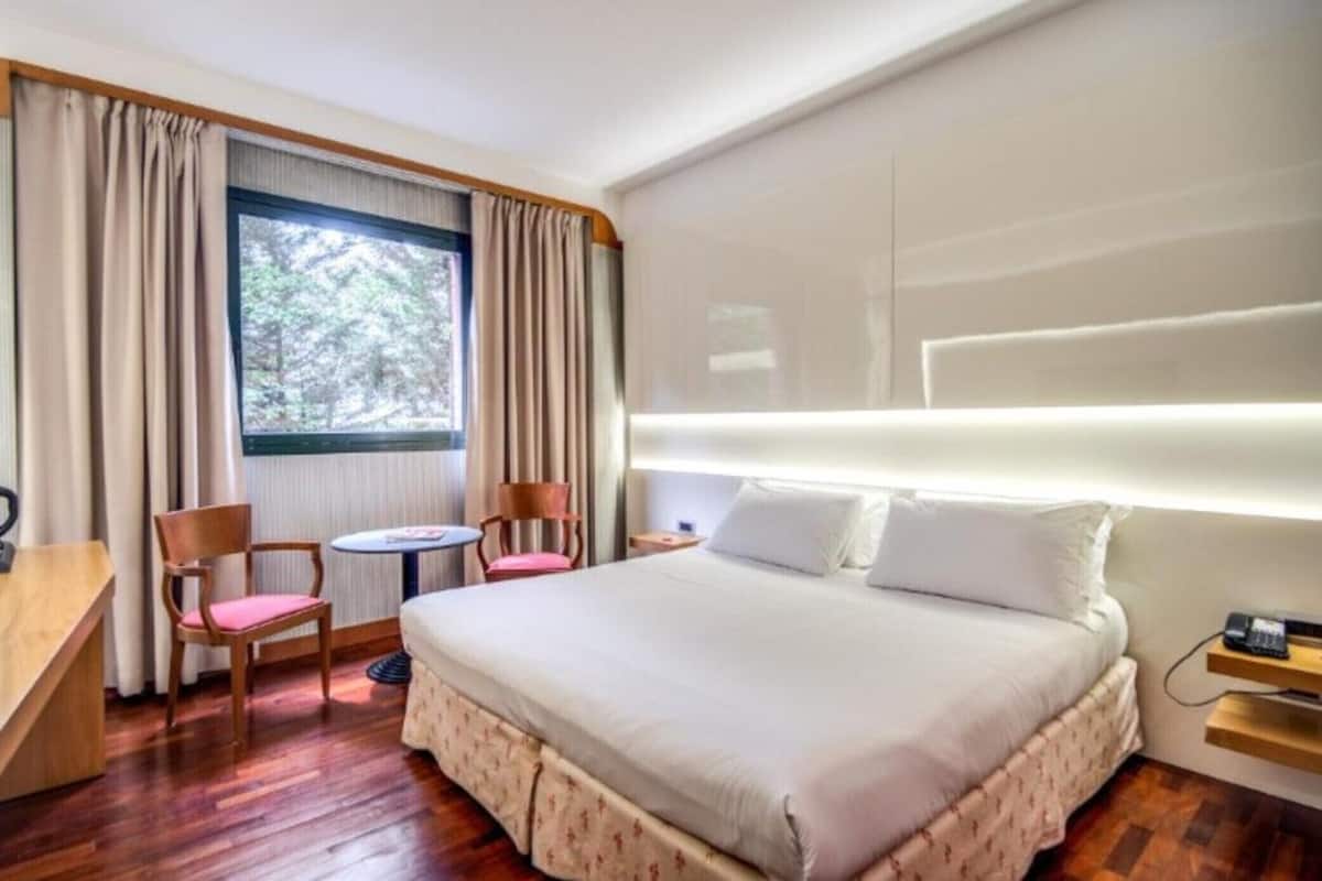 Hypo-allergenic bedding available, minibar, in-room safe, desk