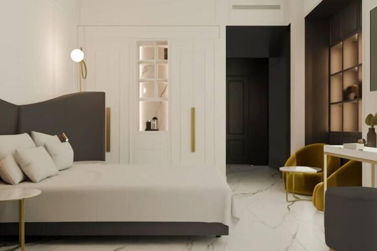 Minibar, in-room safe, desk, blackout curtains