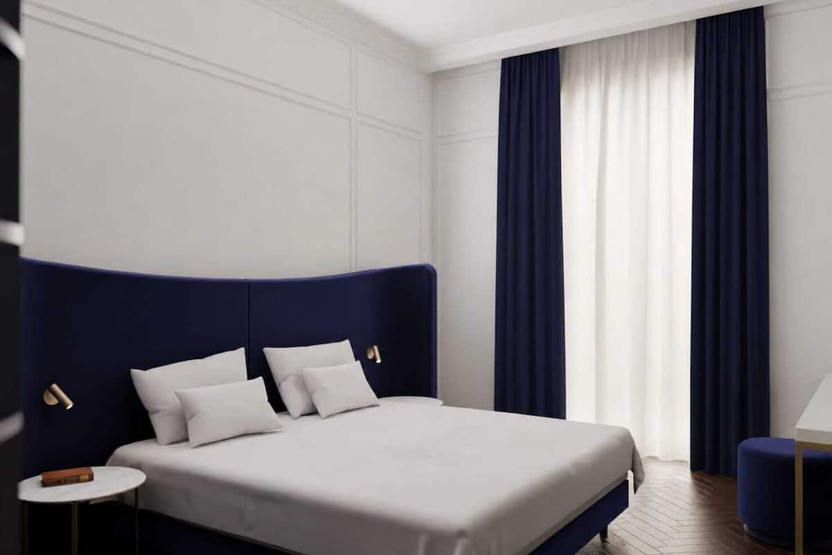 Premium Room | Premium bedding, minibar, in-room safe, desk