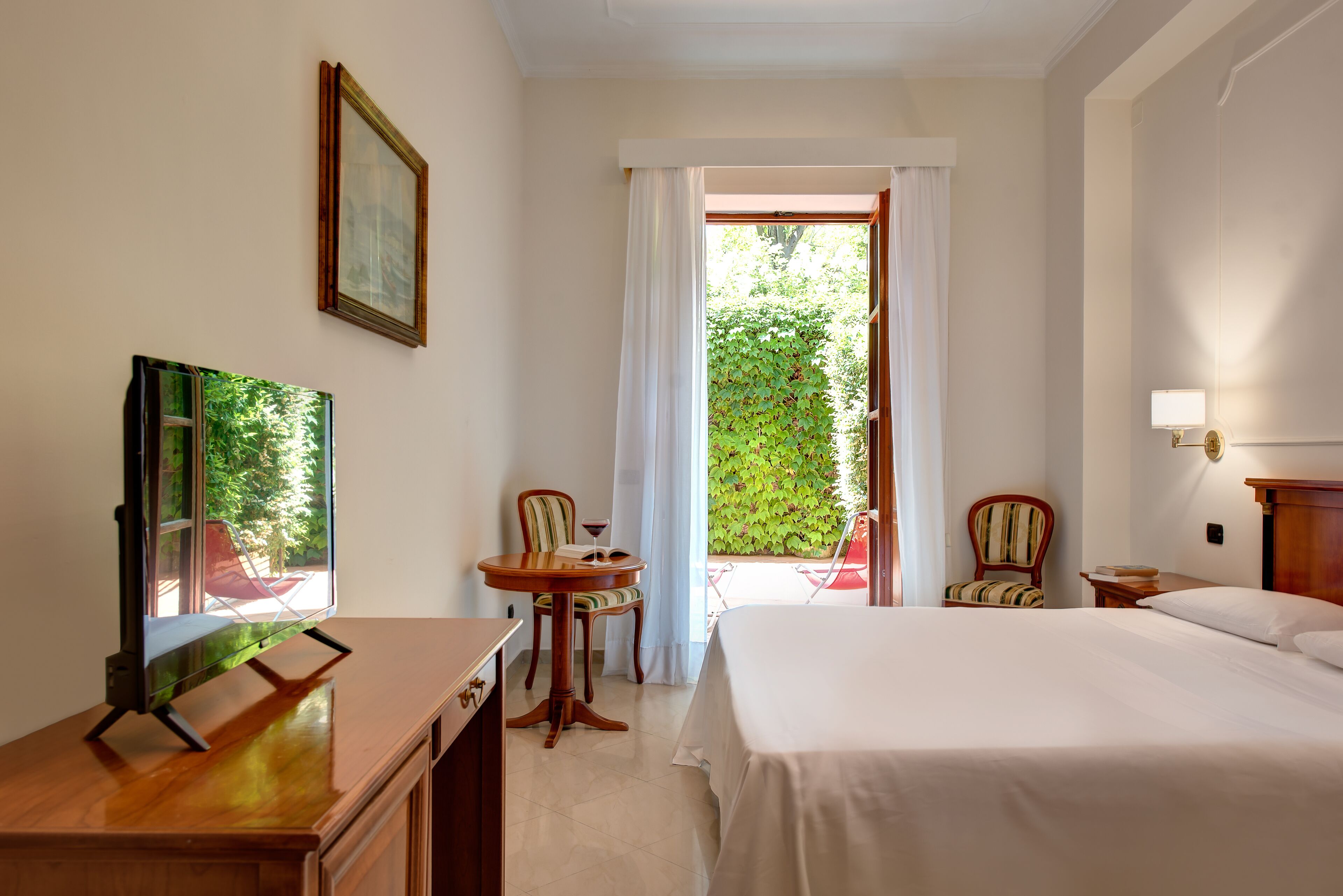 1 bedroom, minibar, in-room safe, desk