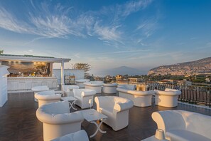 2 bars/lounges, rooftop bar - Majestic Palace Hotel (Sant'Agnello)