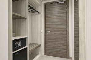 Literie hypoallergénique, couette en duvet d'oie, minibar