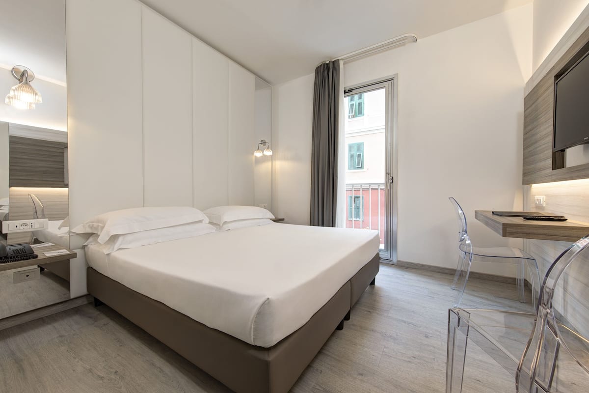 Standaard kamer | Hypoallergeen beddengoed, donzen dekbedden, een minibar